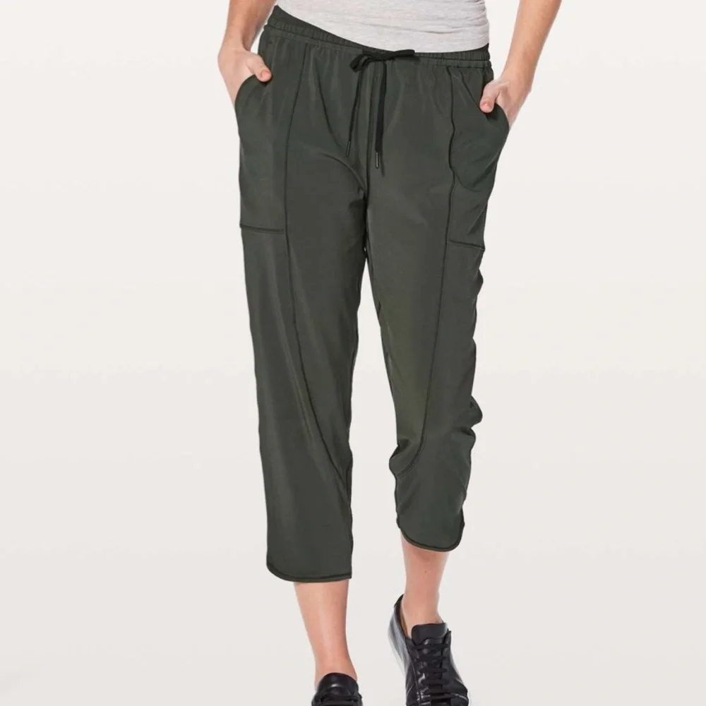 Lululemon Final Play Crop *23” Evergreen Size 6 FLAWED